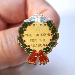 VTG Xmas Wreath Pin